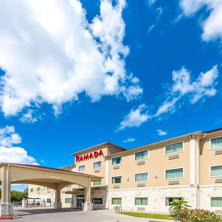 Hotel Ramada By Wyndham College Station Esterno foto