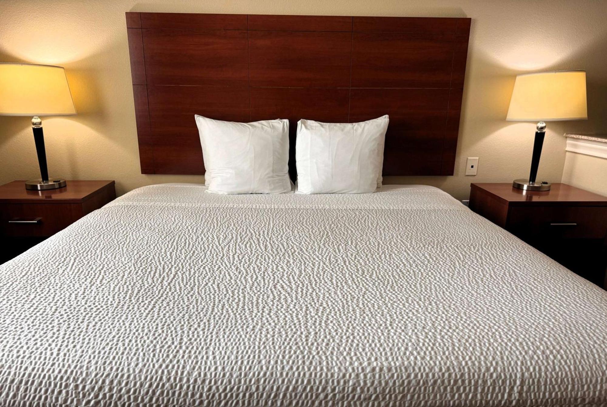 Hotel Ramada By Wyndham College Station Esterno foto