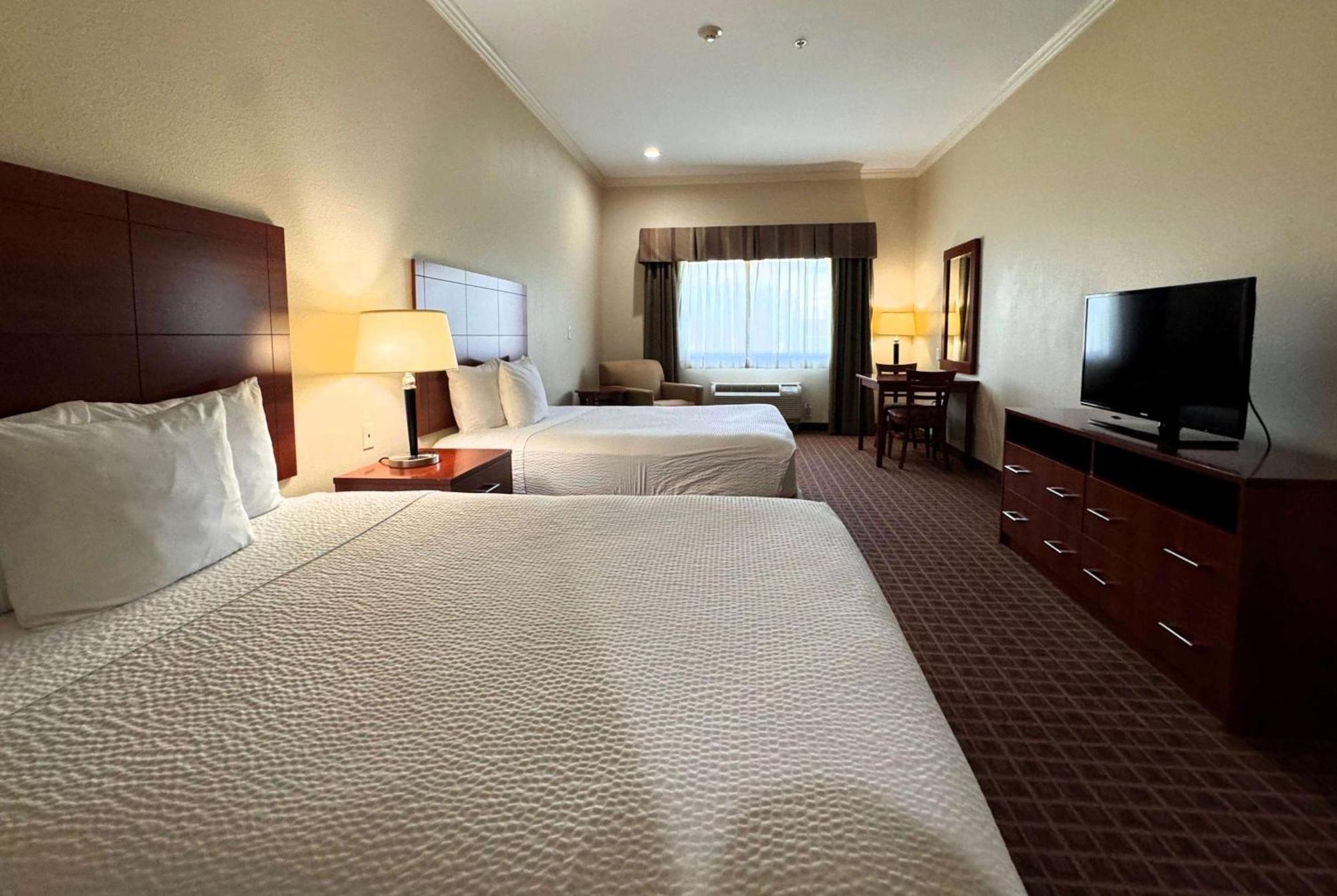 Hotel Ramada By Wyndham College Station Esterno foto