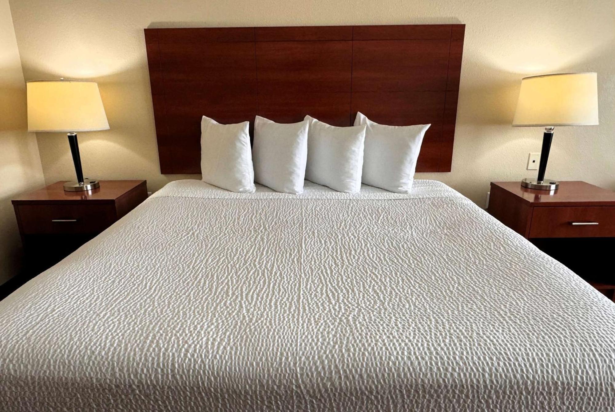 Hotel Ramada By Wyndham College Station Esterno foto
