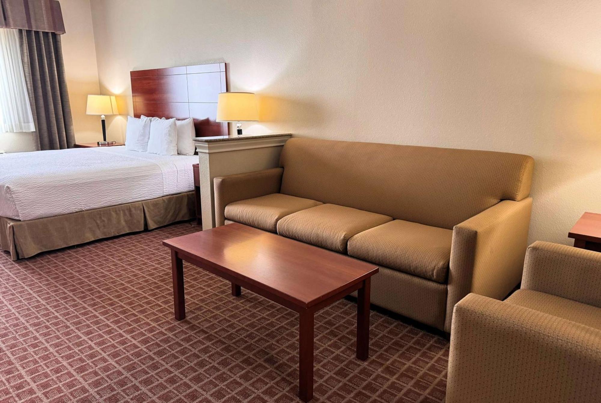 Hotel Ramada By Wyndham College Station Esterno foto