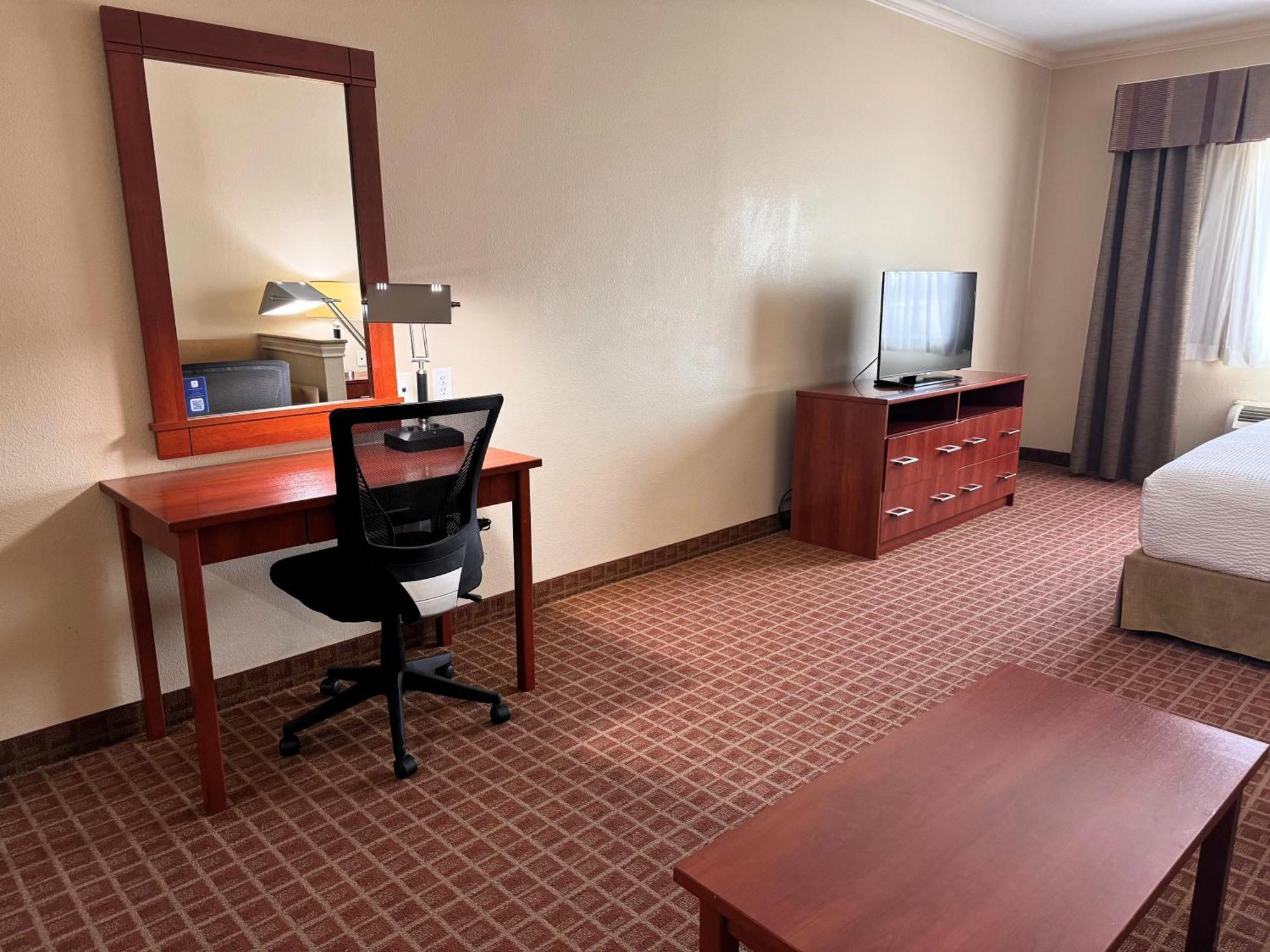 Hotel Ramada By Wyndham College Station Esterno foto